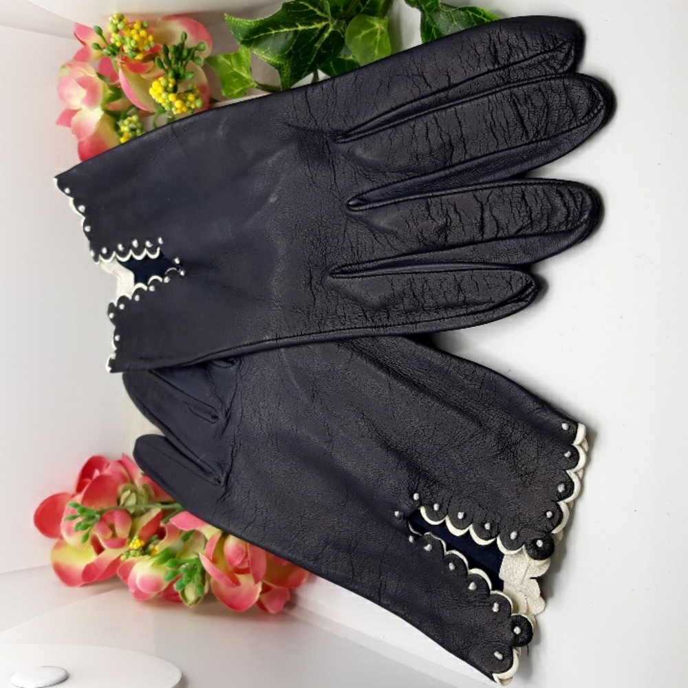 Vintage Leather Scalloped Women's Fashion Gloves